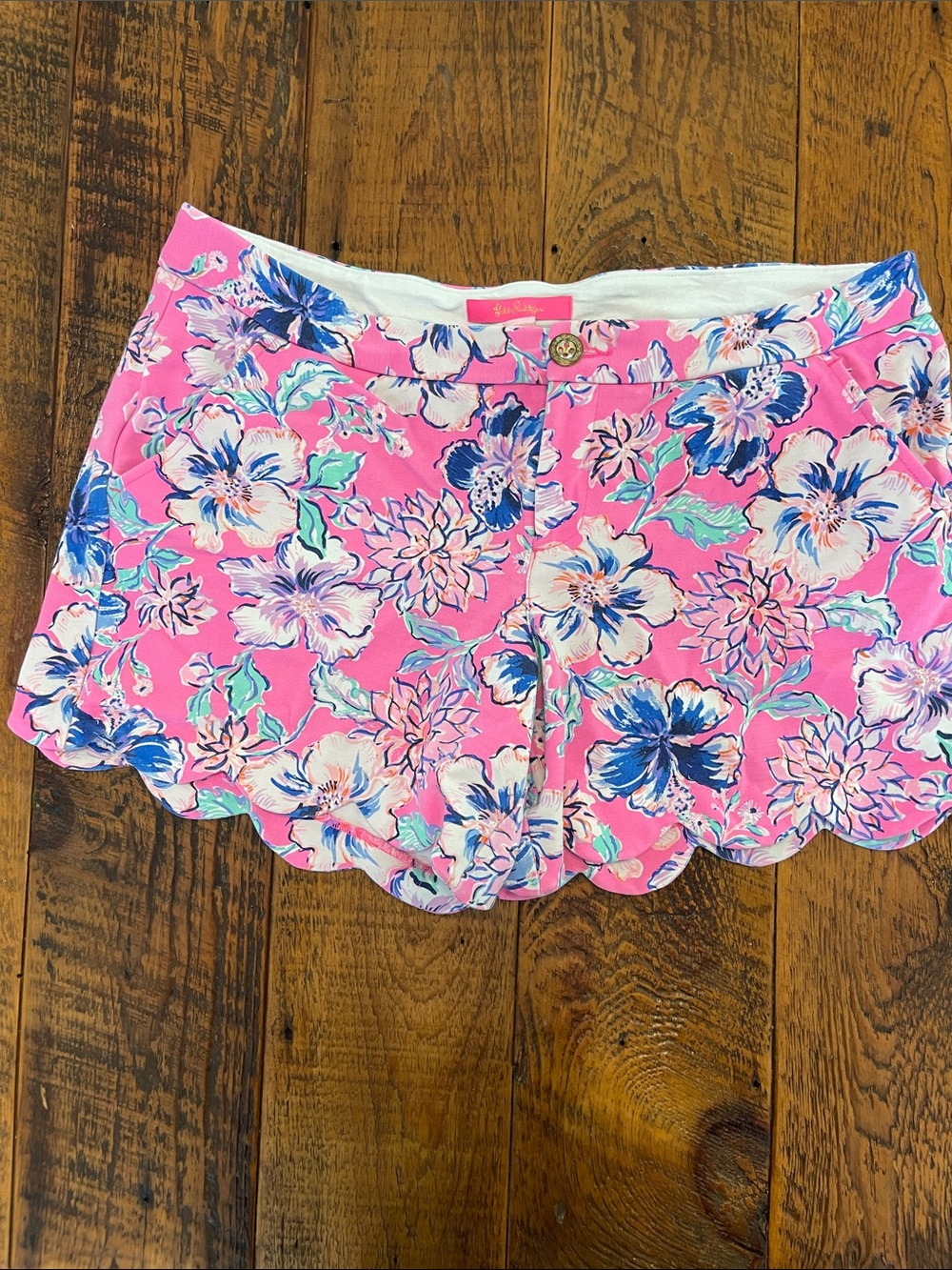 Lilly Pulitzer Pink Floral Scallop Hem Shorts